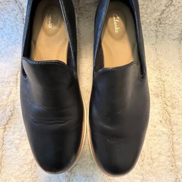 Clarks Black and White Loafers - Picture 2 of 8
